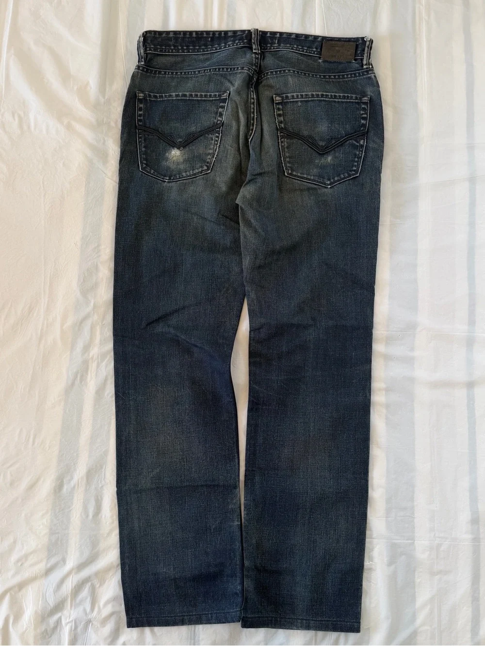 GUESS Robertson Slim Tapered Distressed Jeans 33x32 fits 34x30